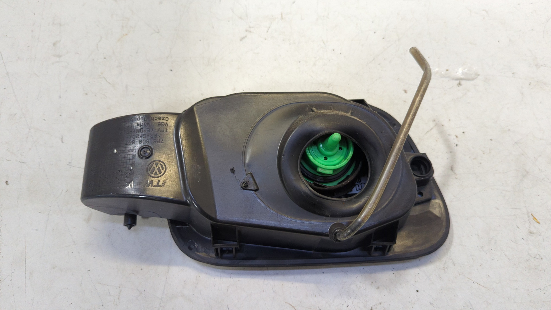 Лючок бензобака