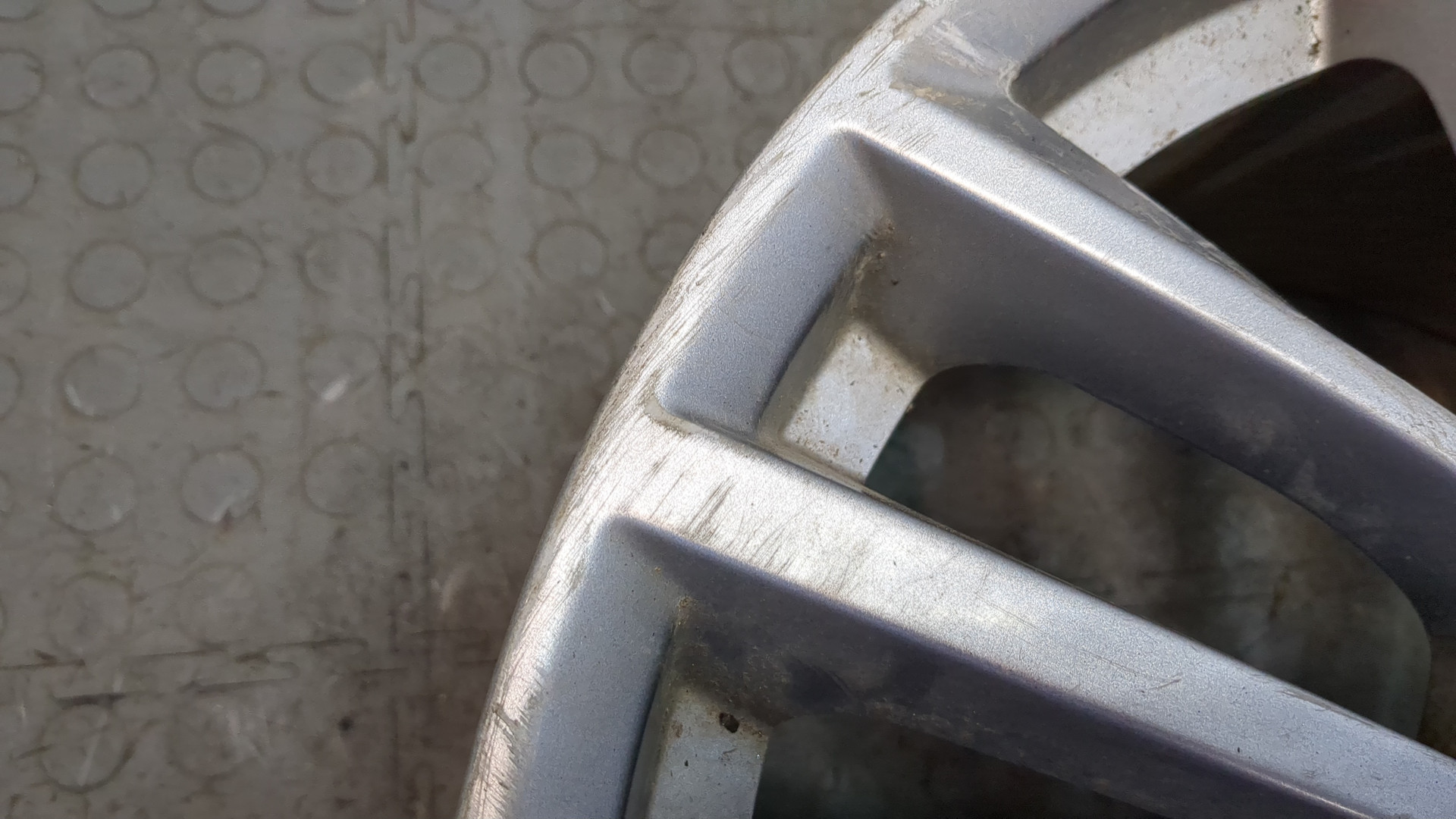 Диск колесный литой легкий сплав