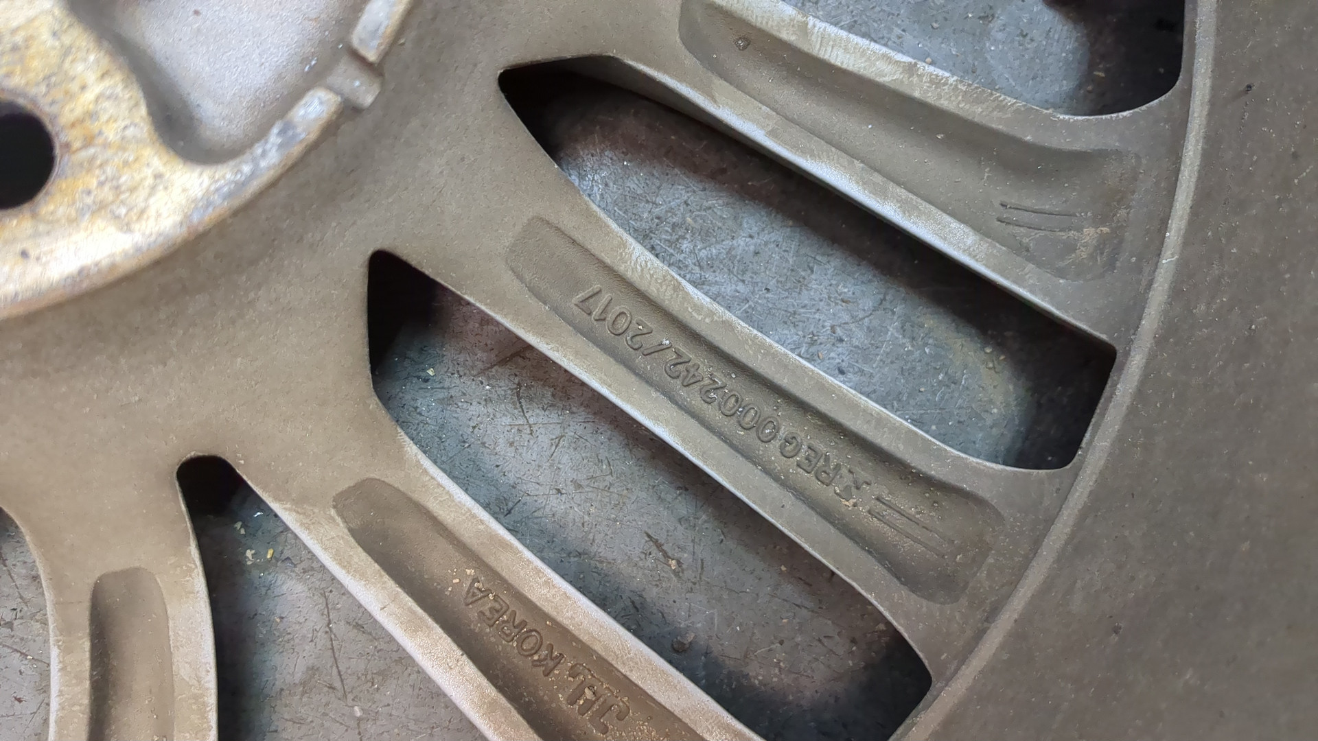 Диск колесный литой легкий сплав