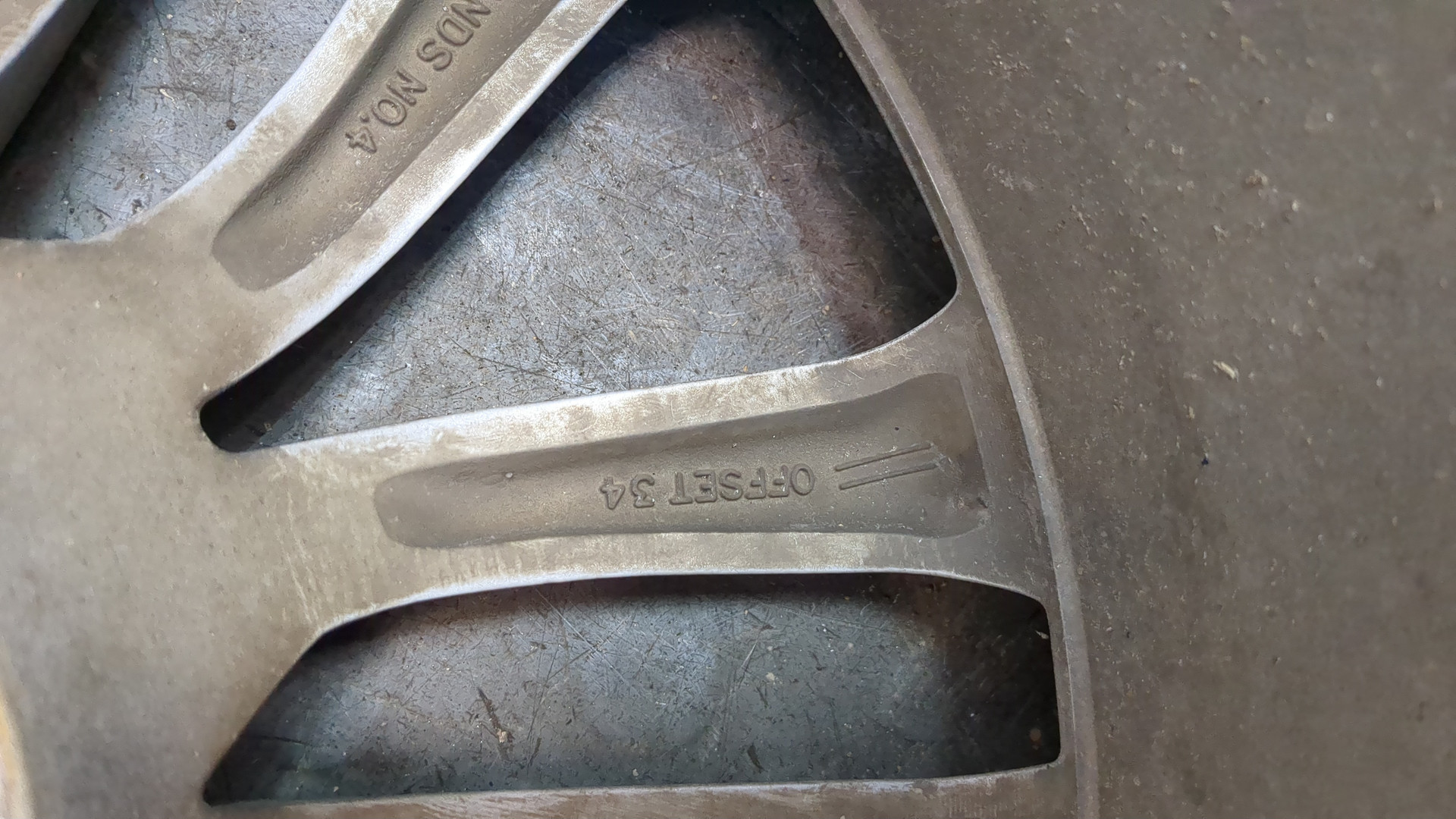 Диск колесный литой легкий сплав