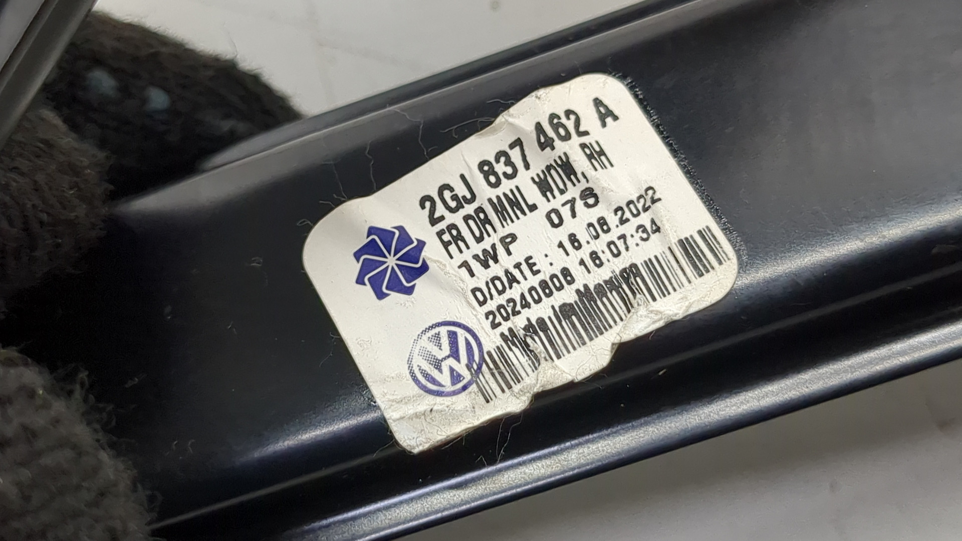 Стеклоподъемник электр. передний правый