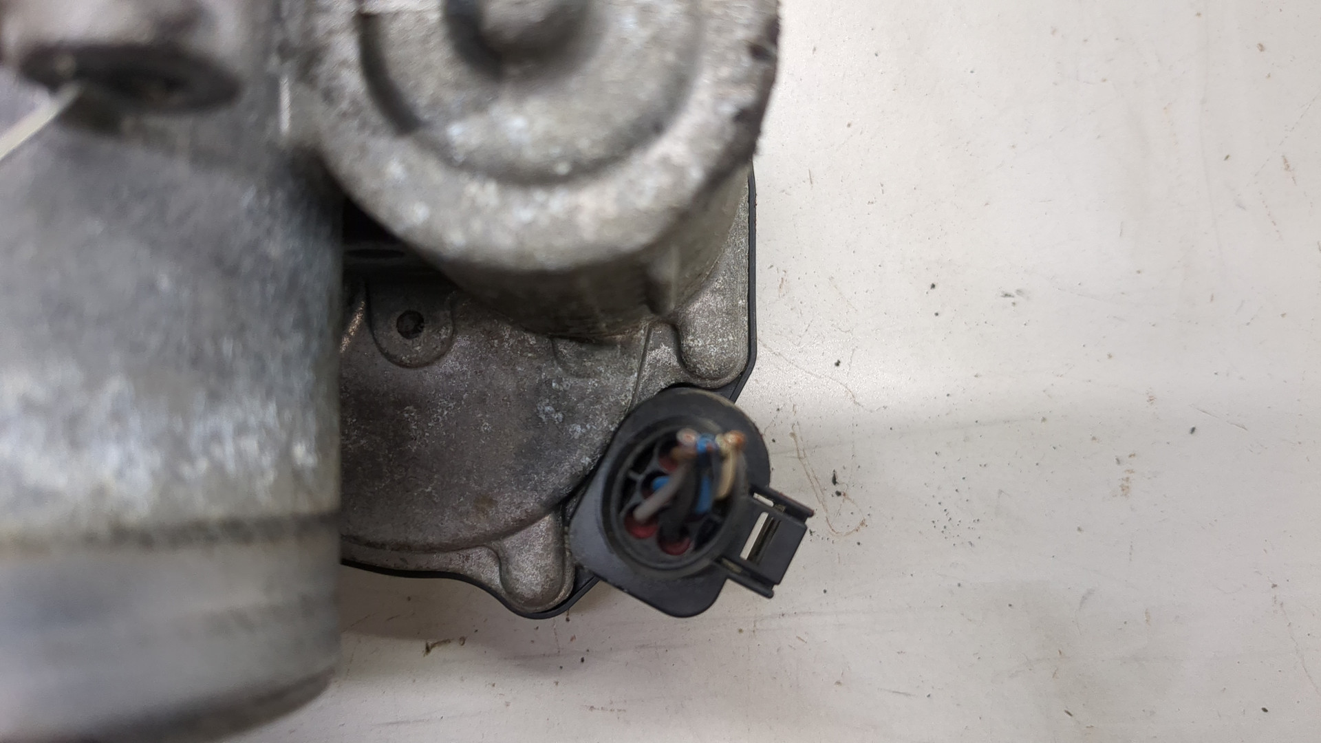 Заслонка дроссельная электрическая