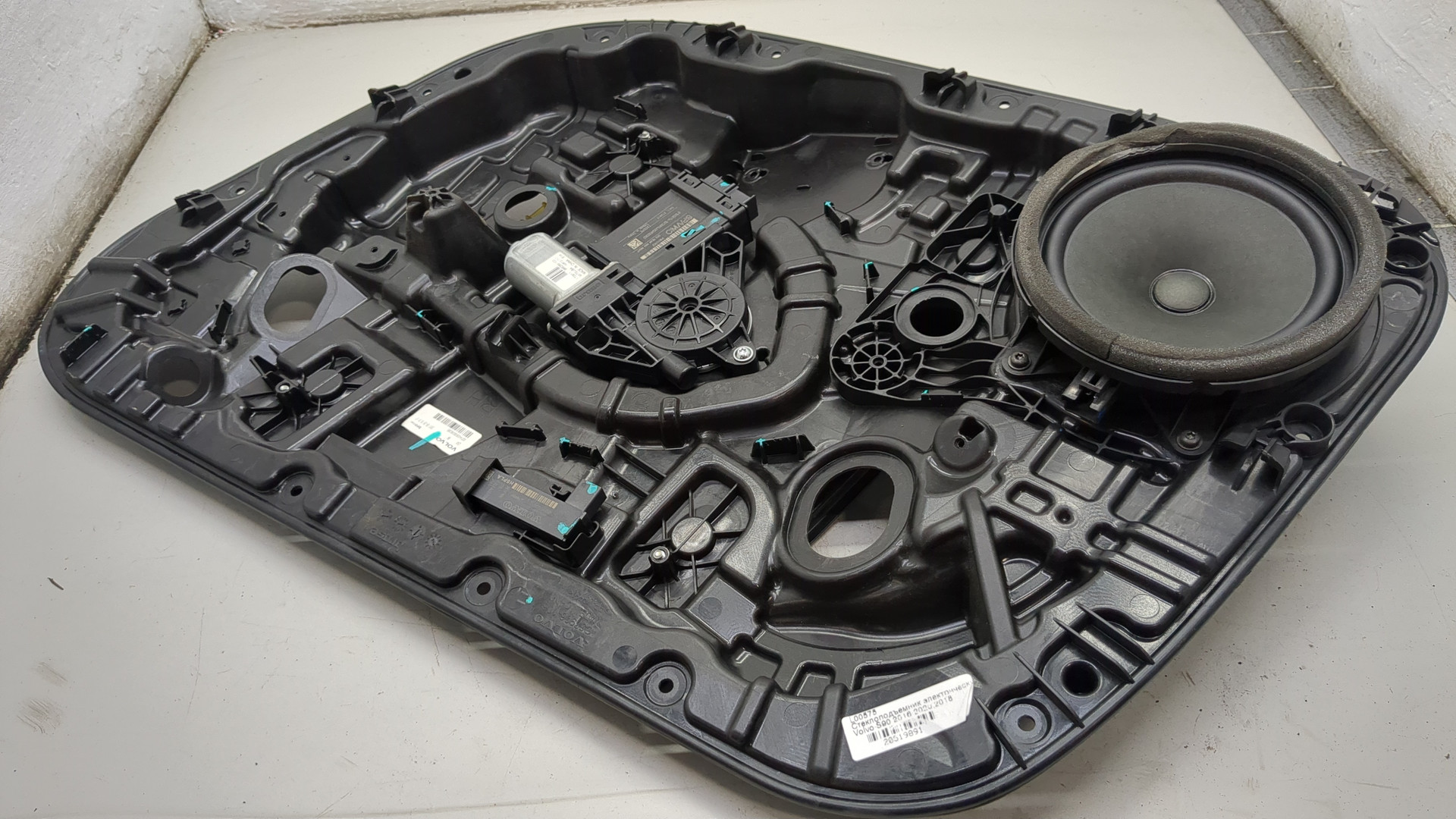 Стеклоподъемник электр. задний правый