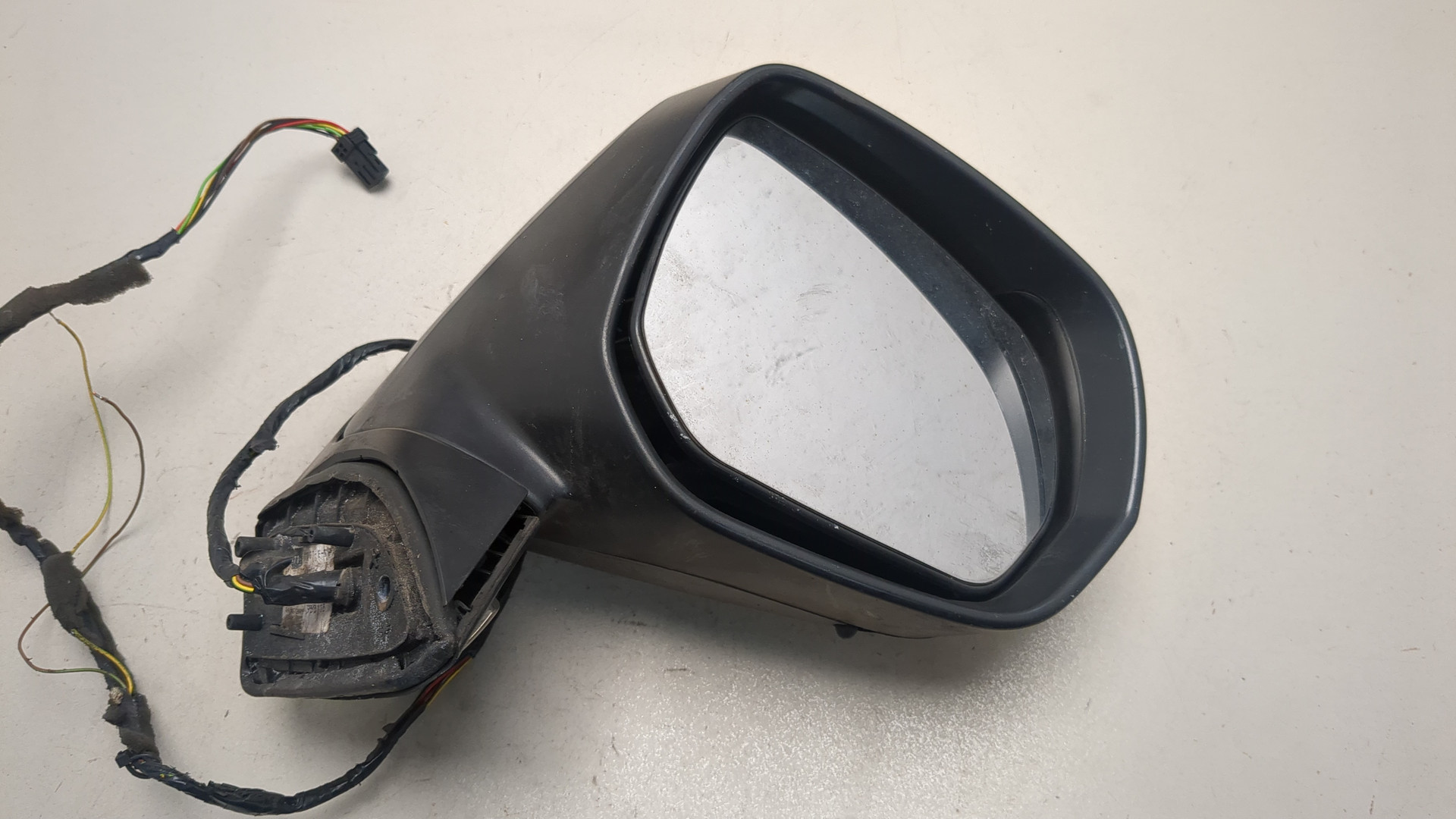 Зеркало правое электрическое