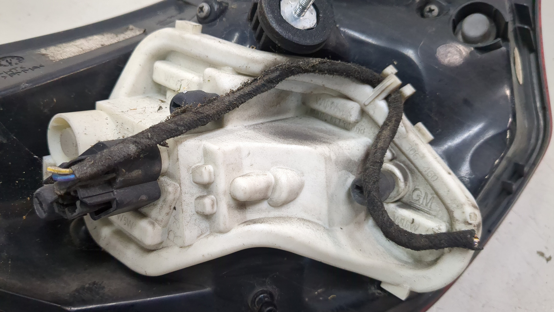 Фонарь задний правый