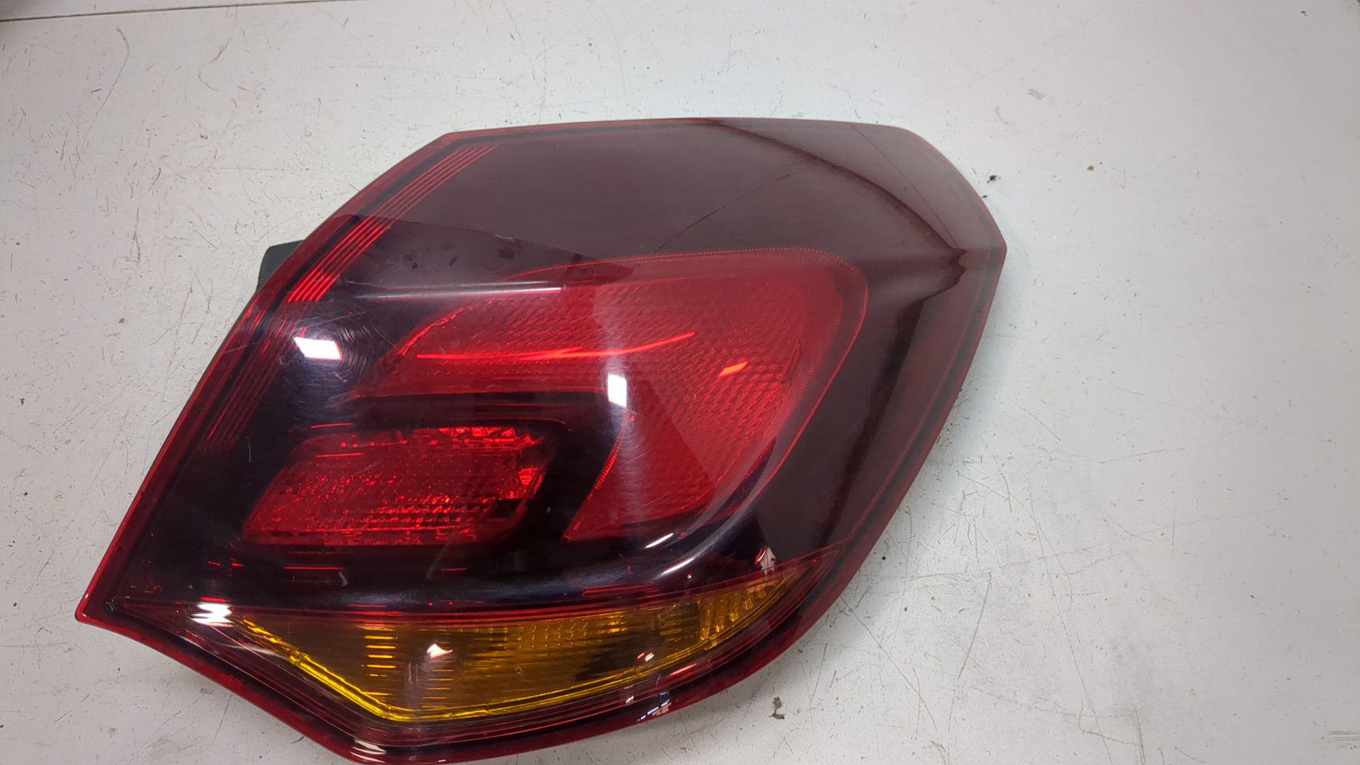 Фонарь задний правый