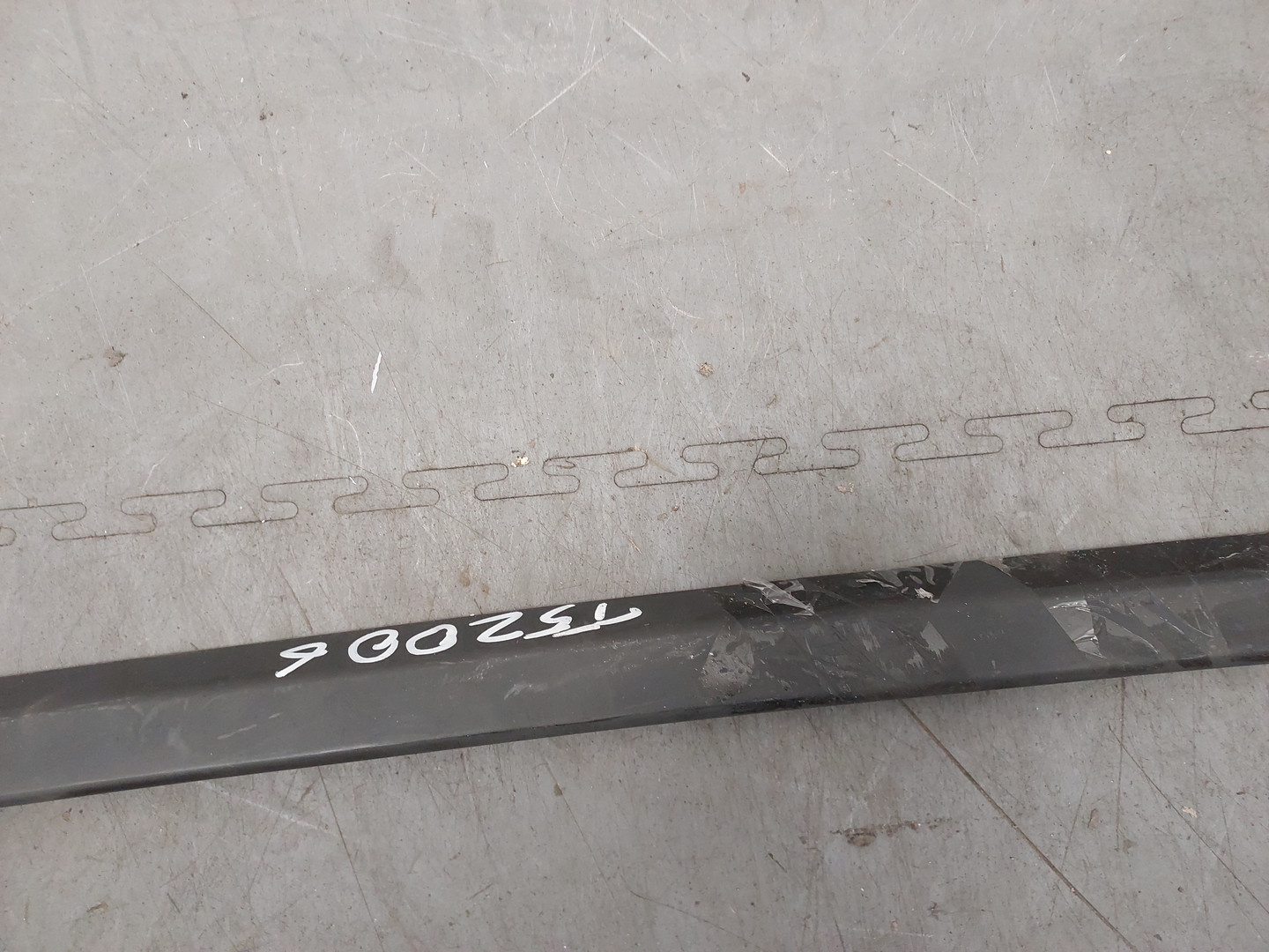 Рейлинг (релинг) правый (планка на крышу)