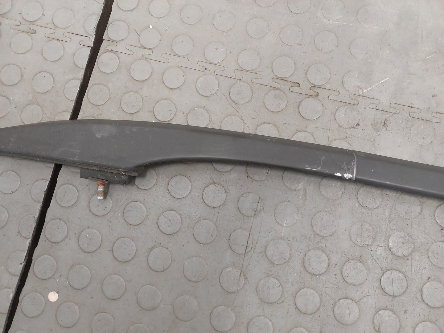 Рейлинг (релинг) правый (планка на крышу)