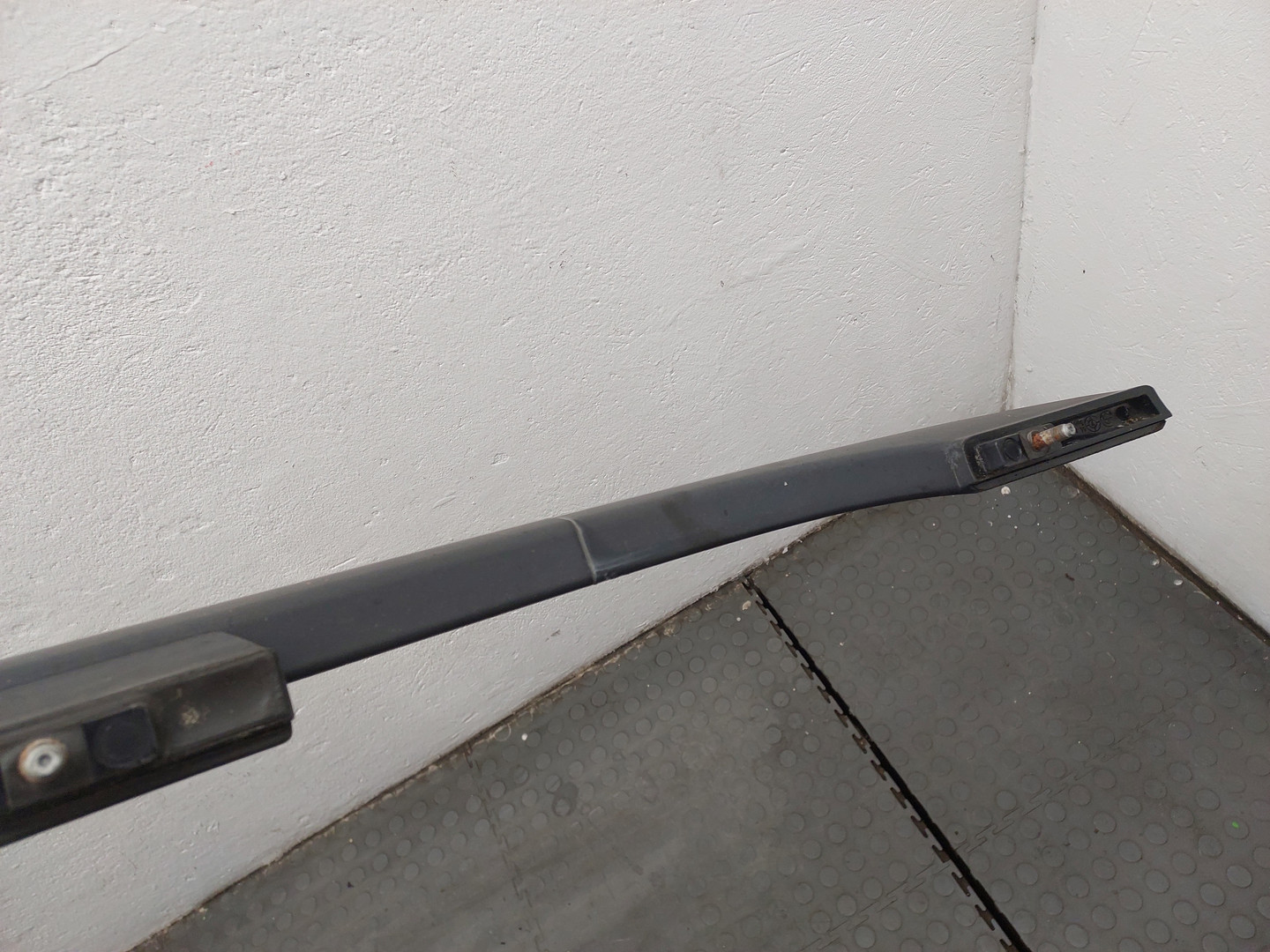 Рейлинг (релинг) правый (планка на крышу)