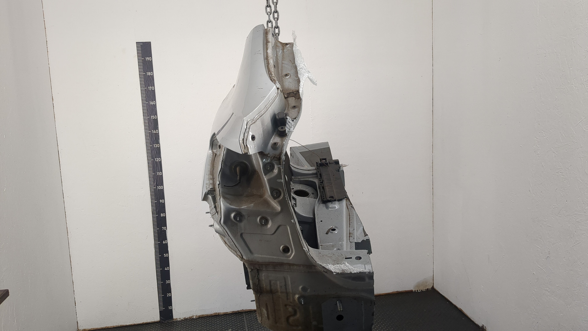 Кузовной элемент