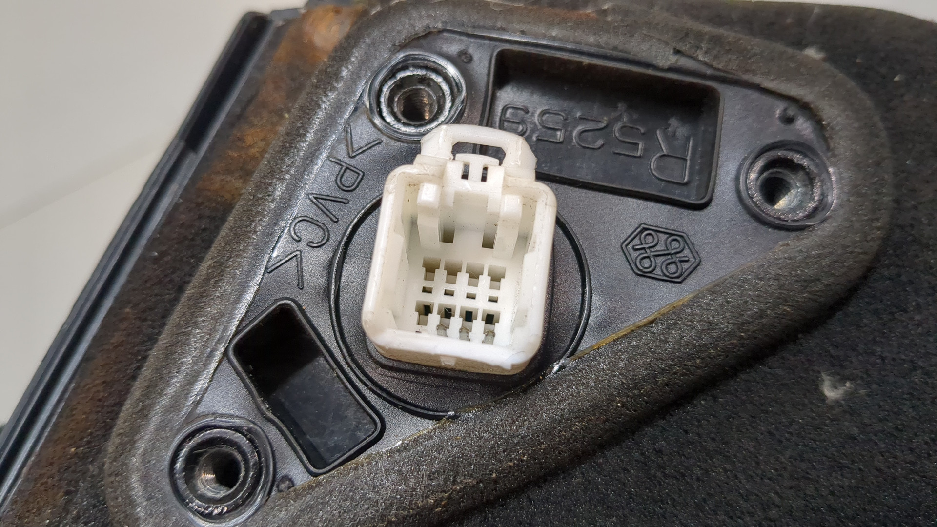 Зеркало правое электрическое