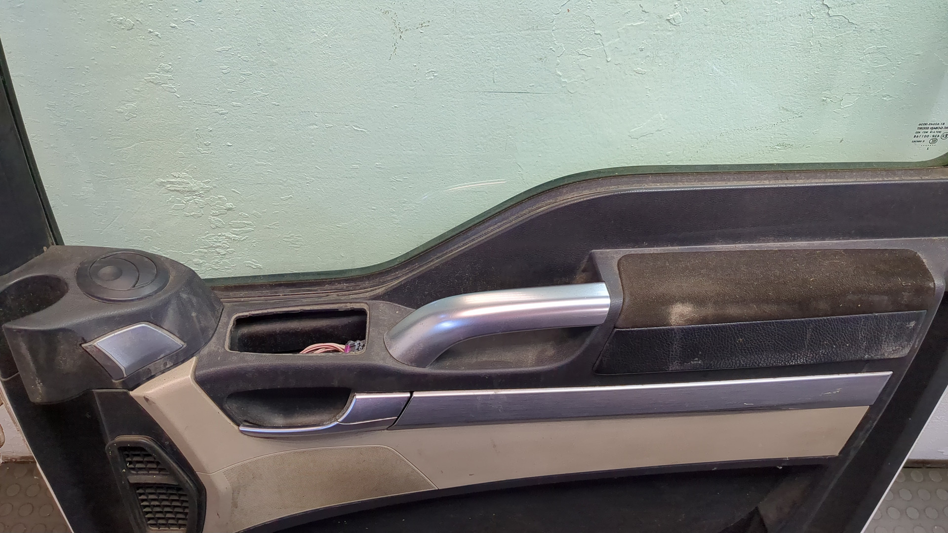 Дверь передняя правая