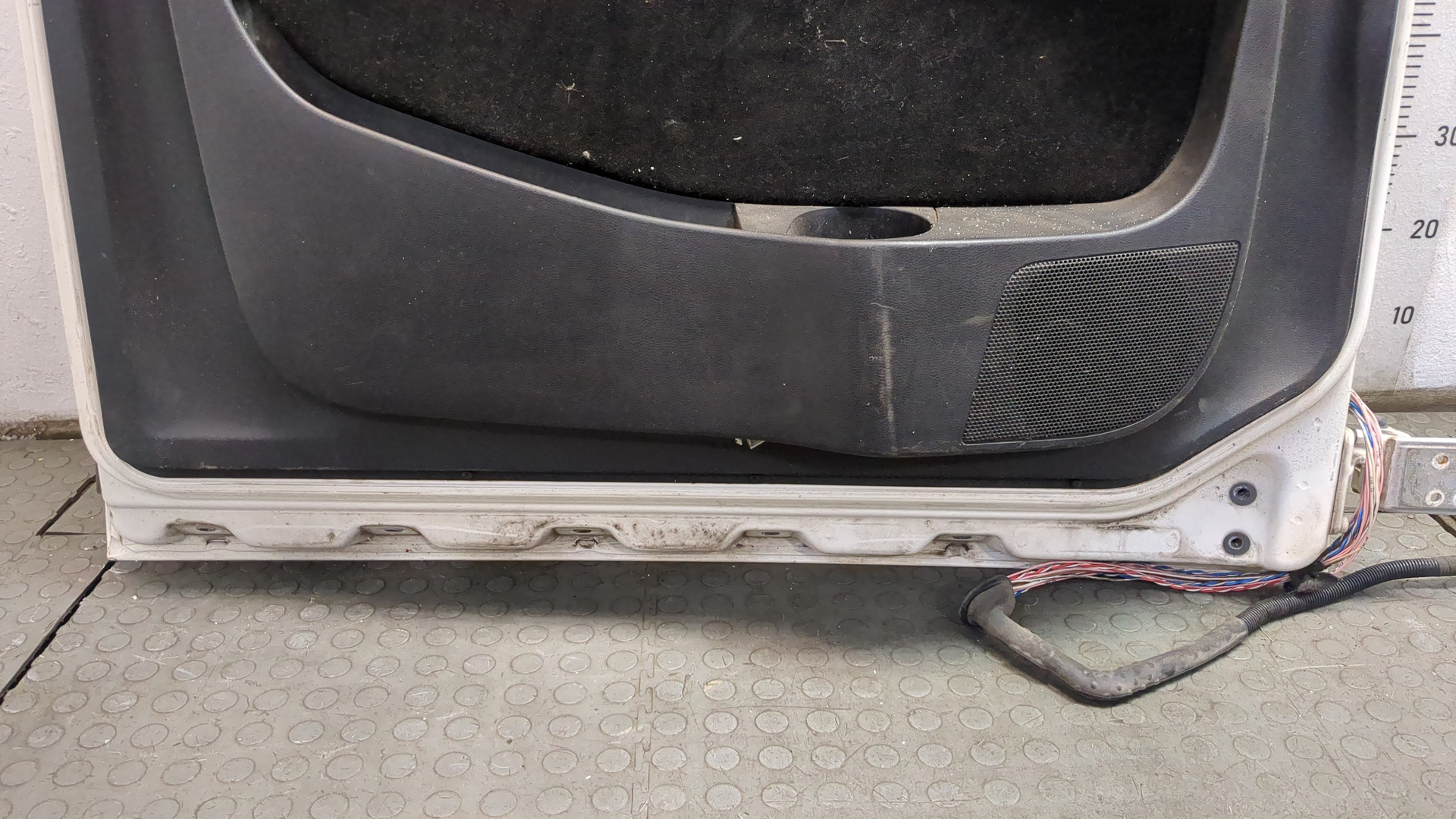 Дверь передняя левая