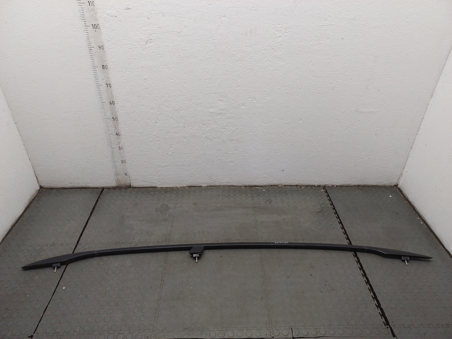 Рейлинг (релинг) правый (планка на крышу)