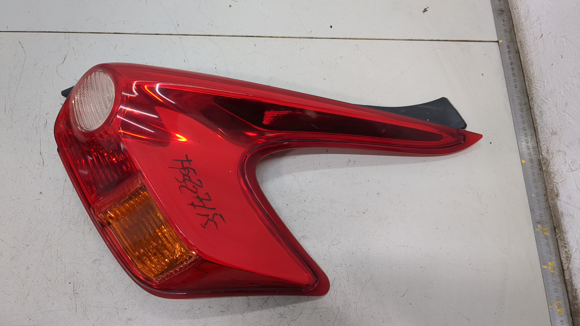 Фонарь задний правый