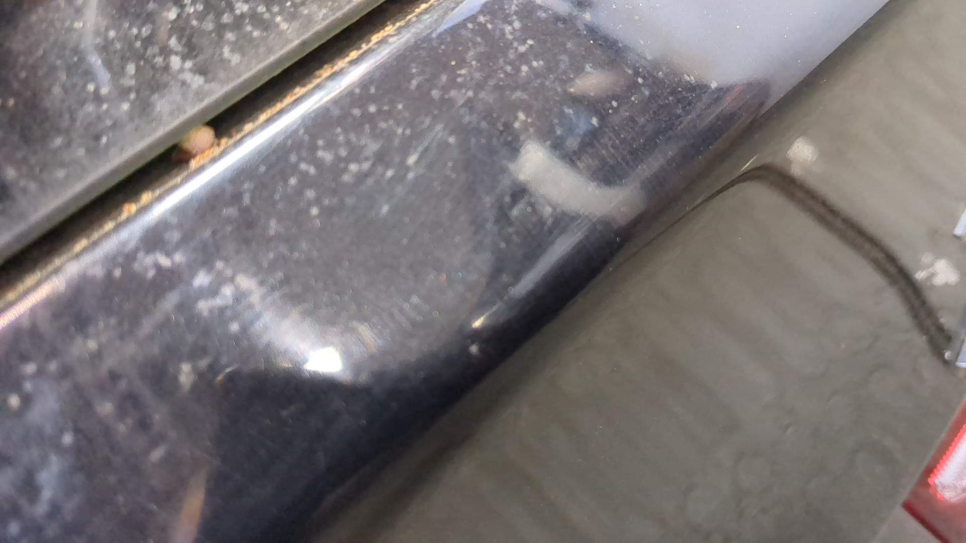 Дверь багажника