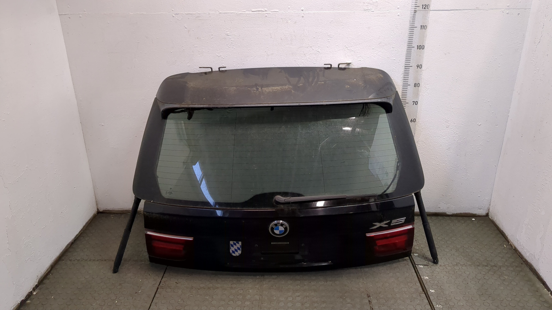 Дверь багажника