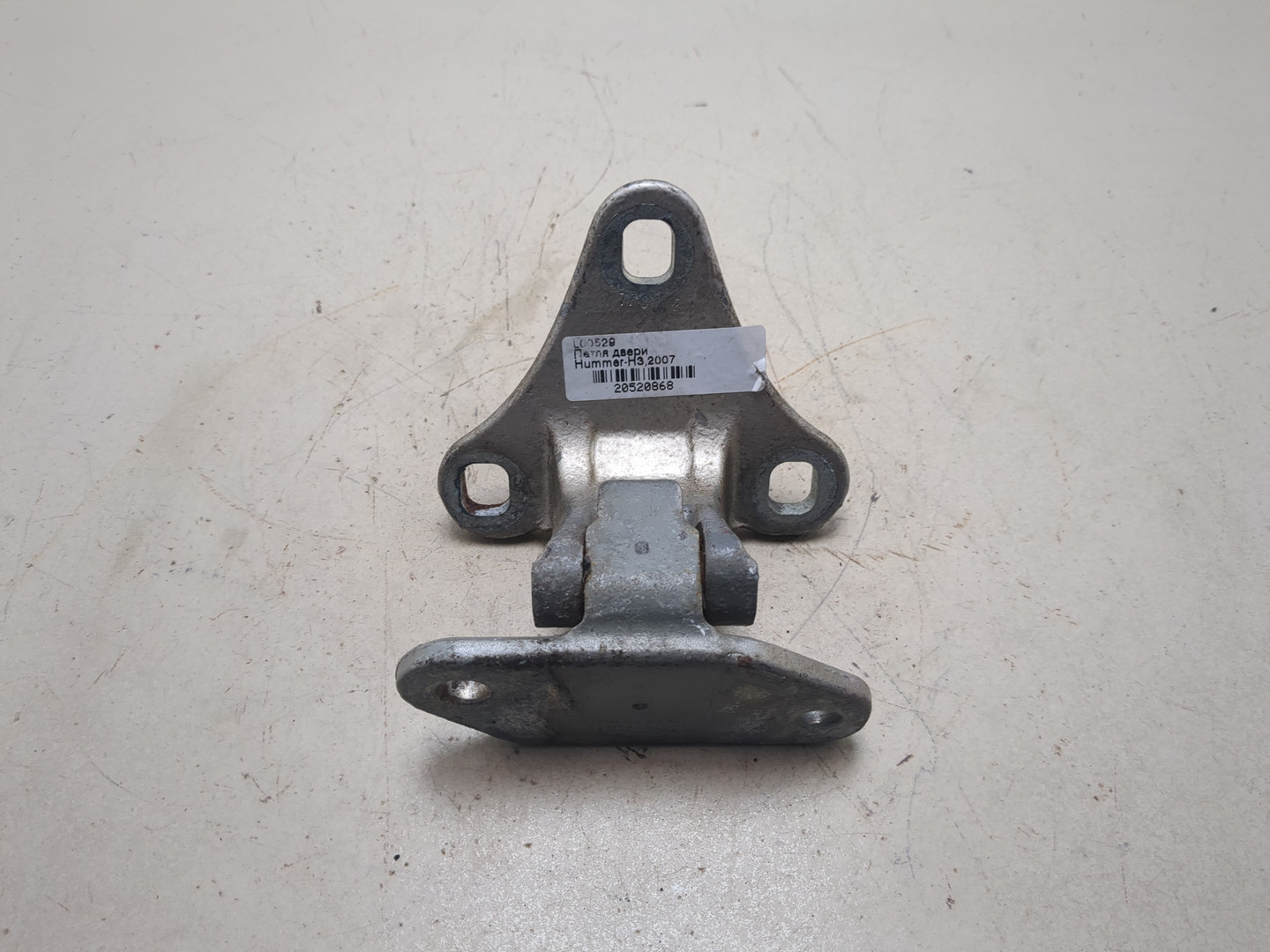 Петля крышки багажника