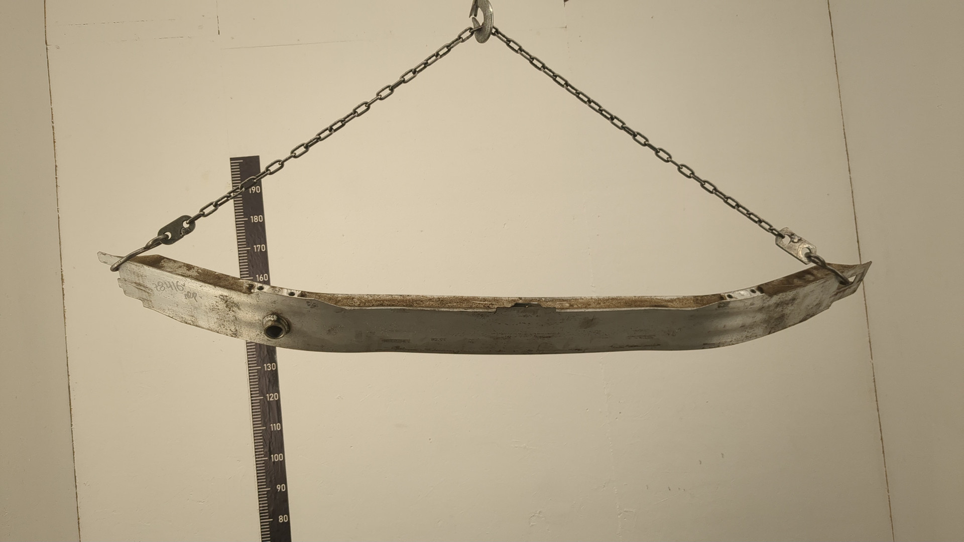 Усилитель переднего бампера