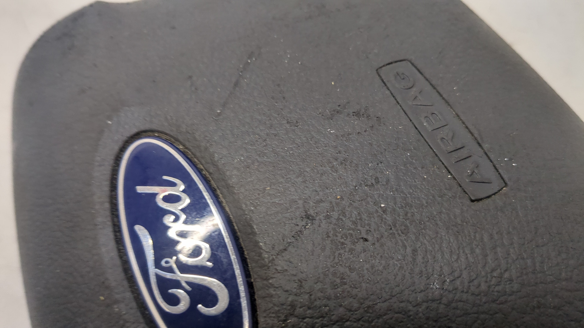 Подушка безопасности в рулевое колесо