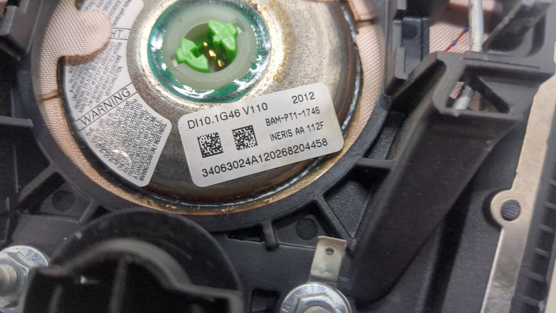 Подушка безопасности в рулевое колесо