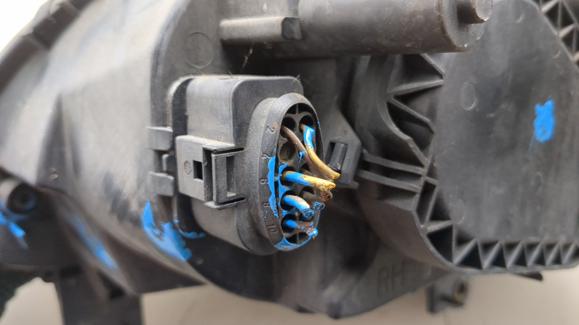 Фара правая