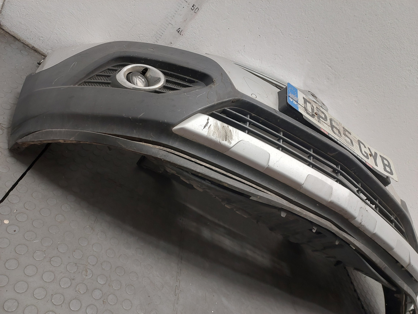 Бампер передний