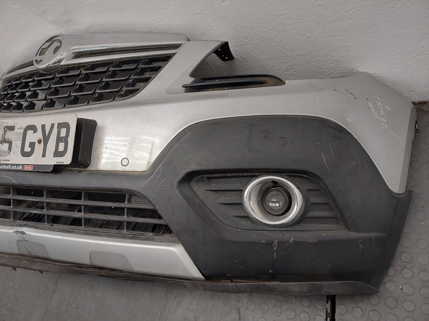 Бампер передний