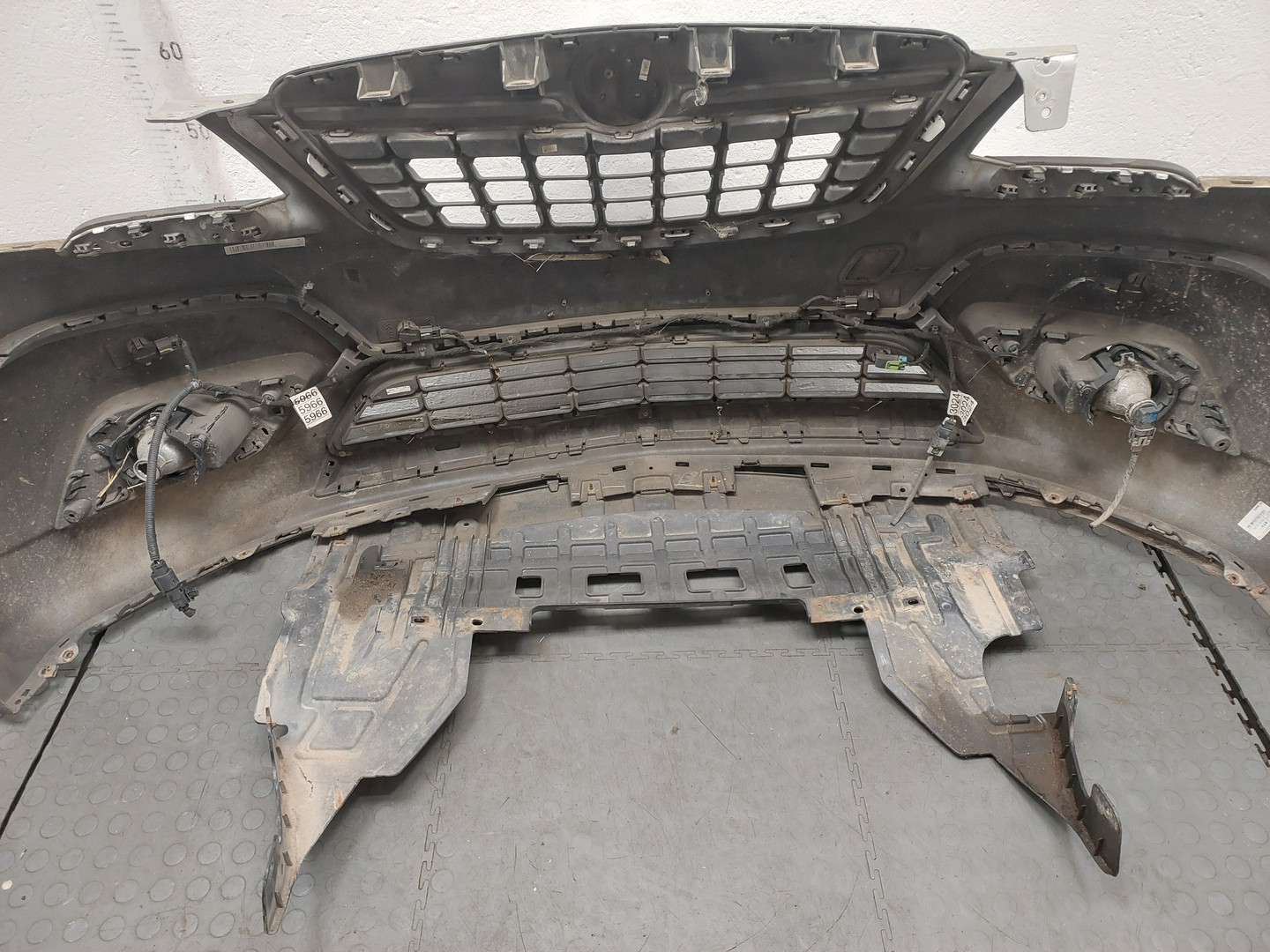 Бампер передний