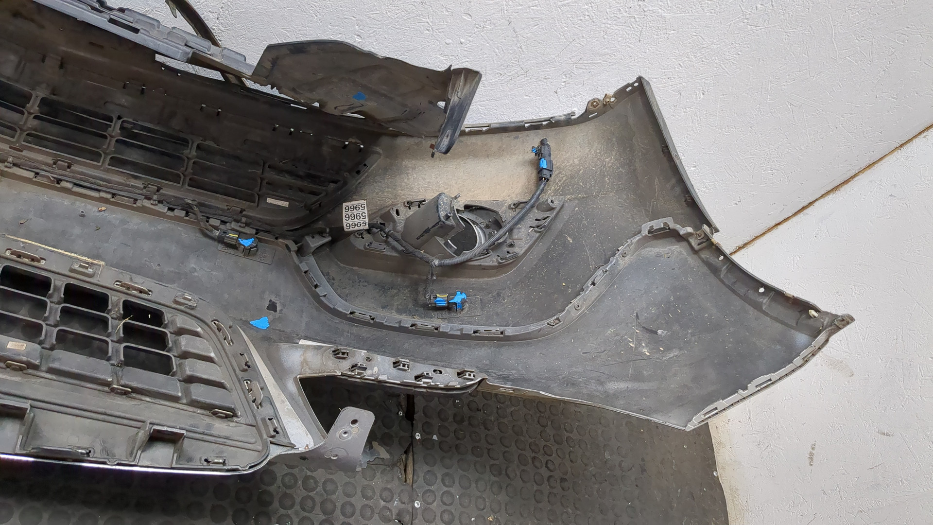 Бампер передний