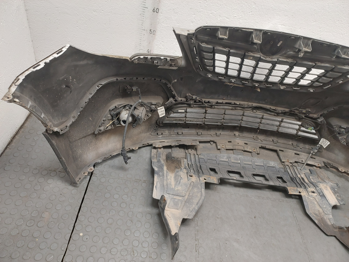 Бампер передний