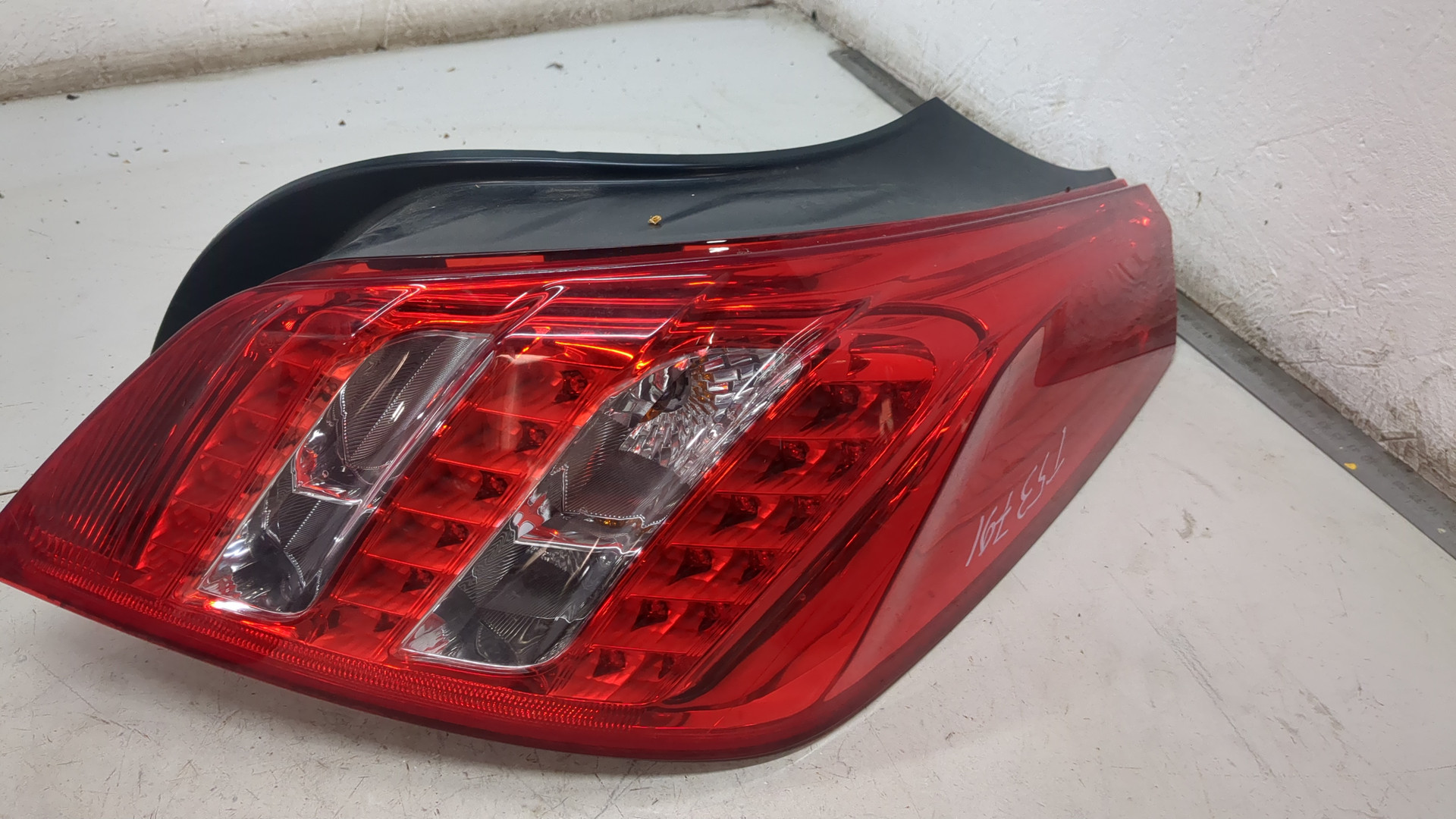 Фонарь задний правый