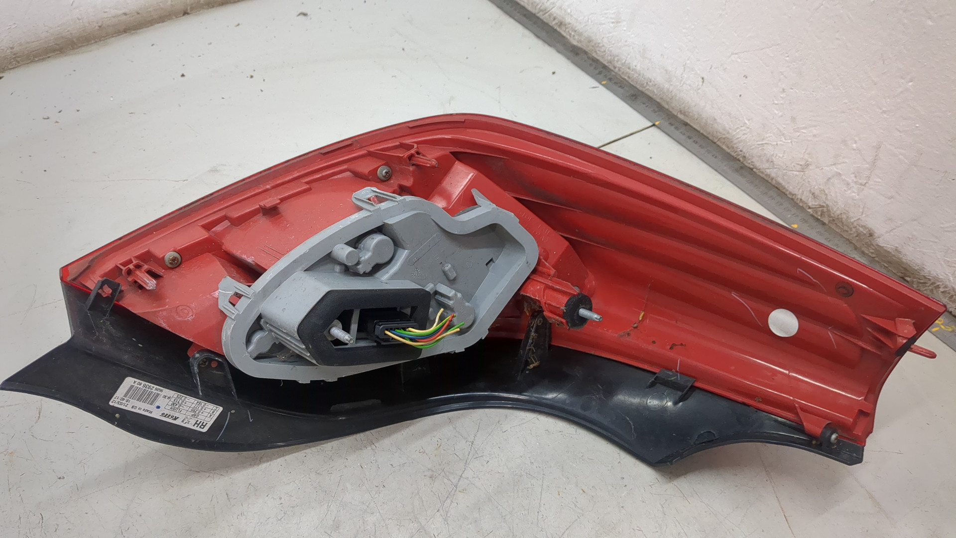 Фонарь задний правый