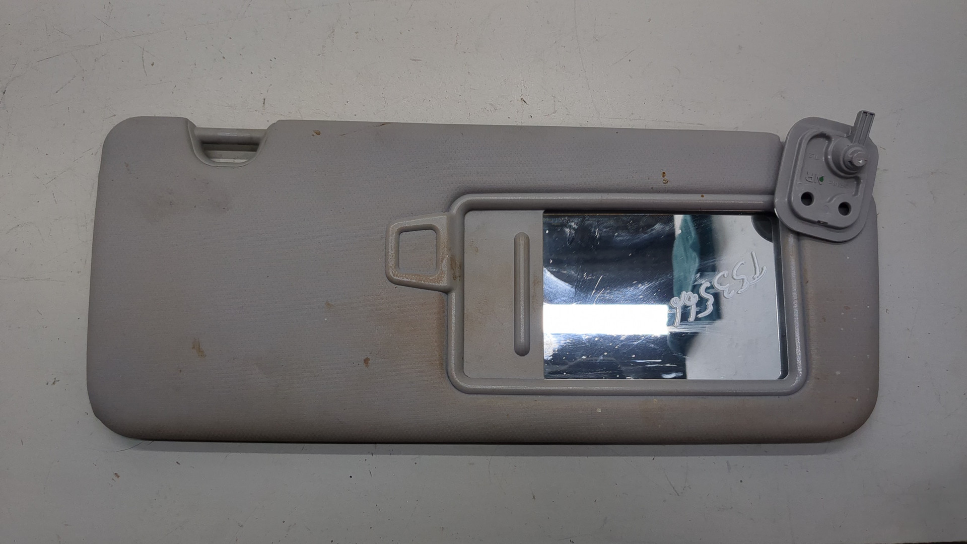 Козырек солнцезащитный