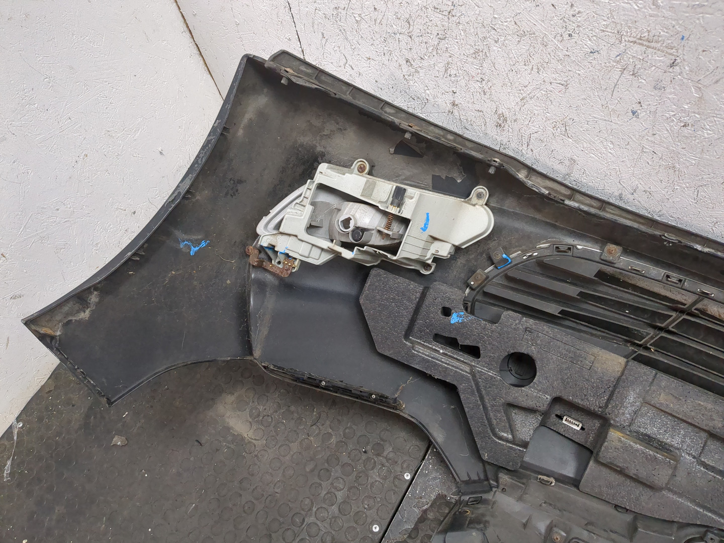 Бампер передний