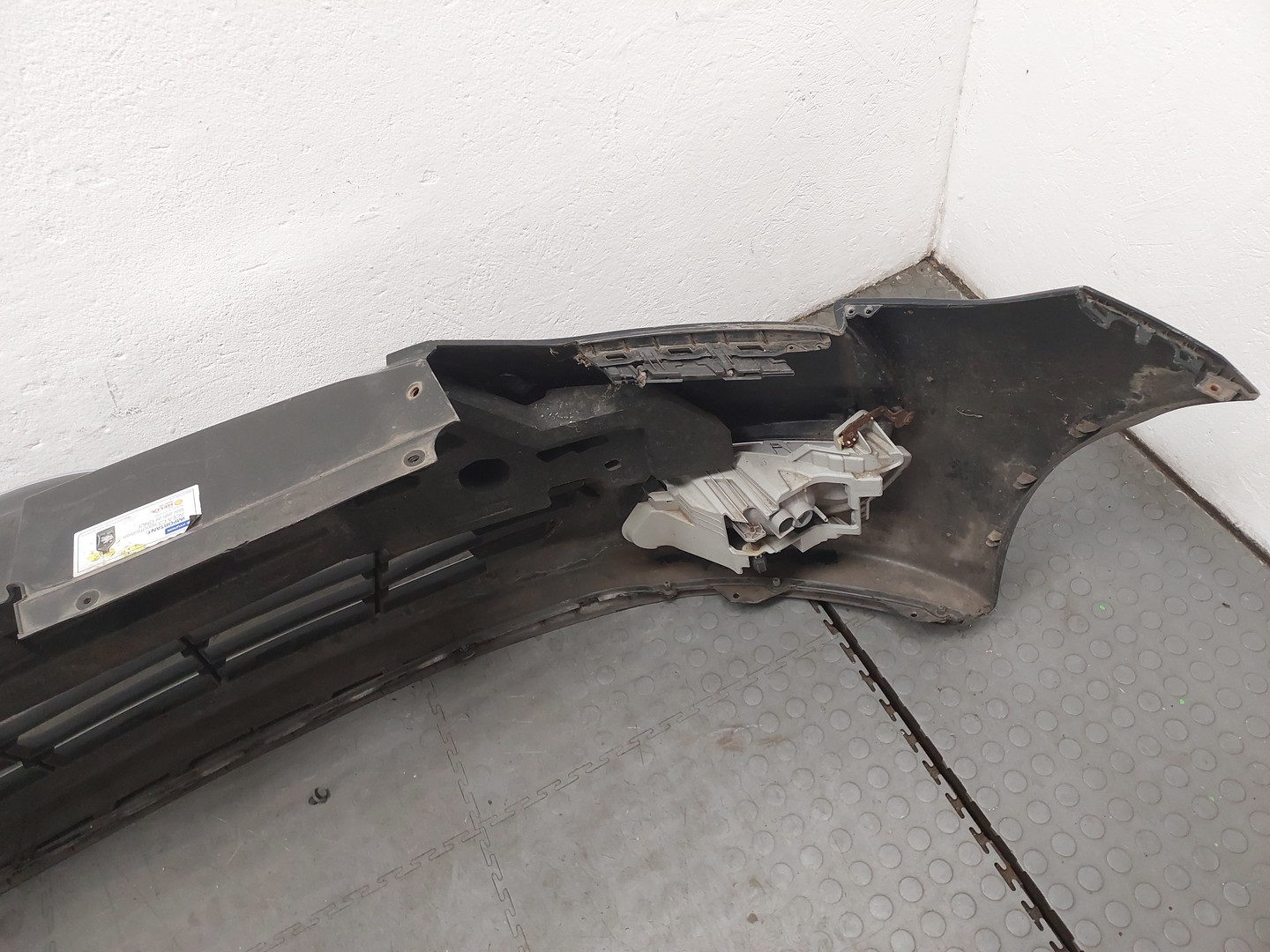 Бампер передний