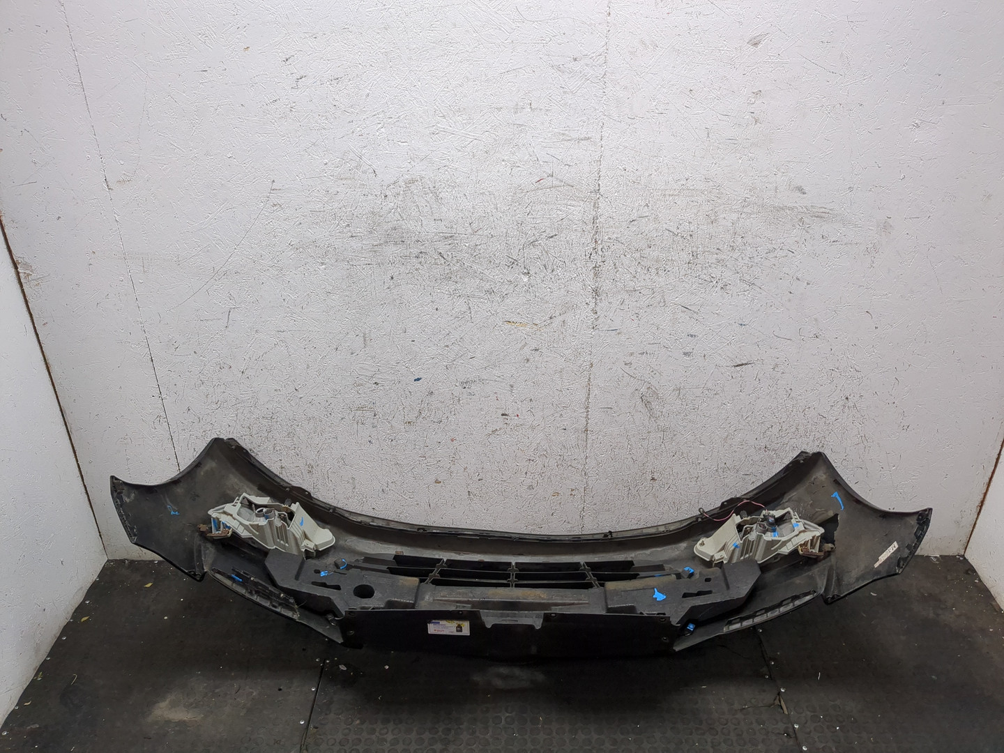 Бампер передний