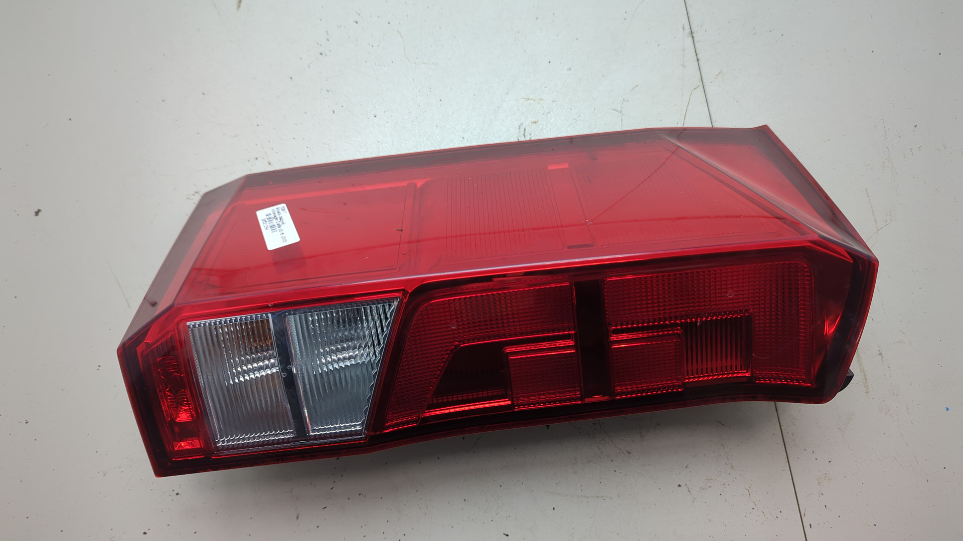 Фонарь задний левый