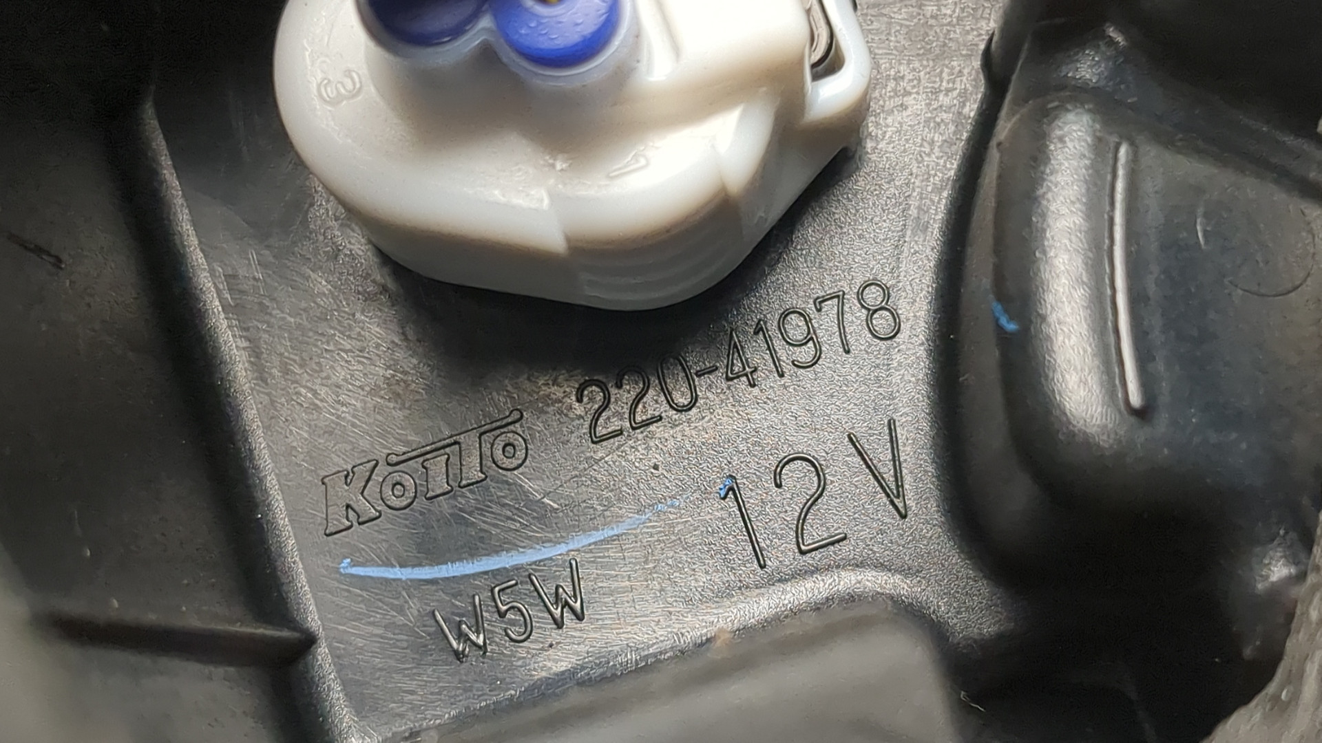 Фонарь задний правый