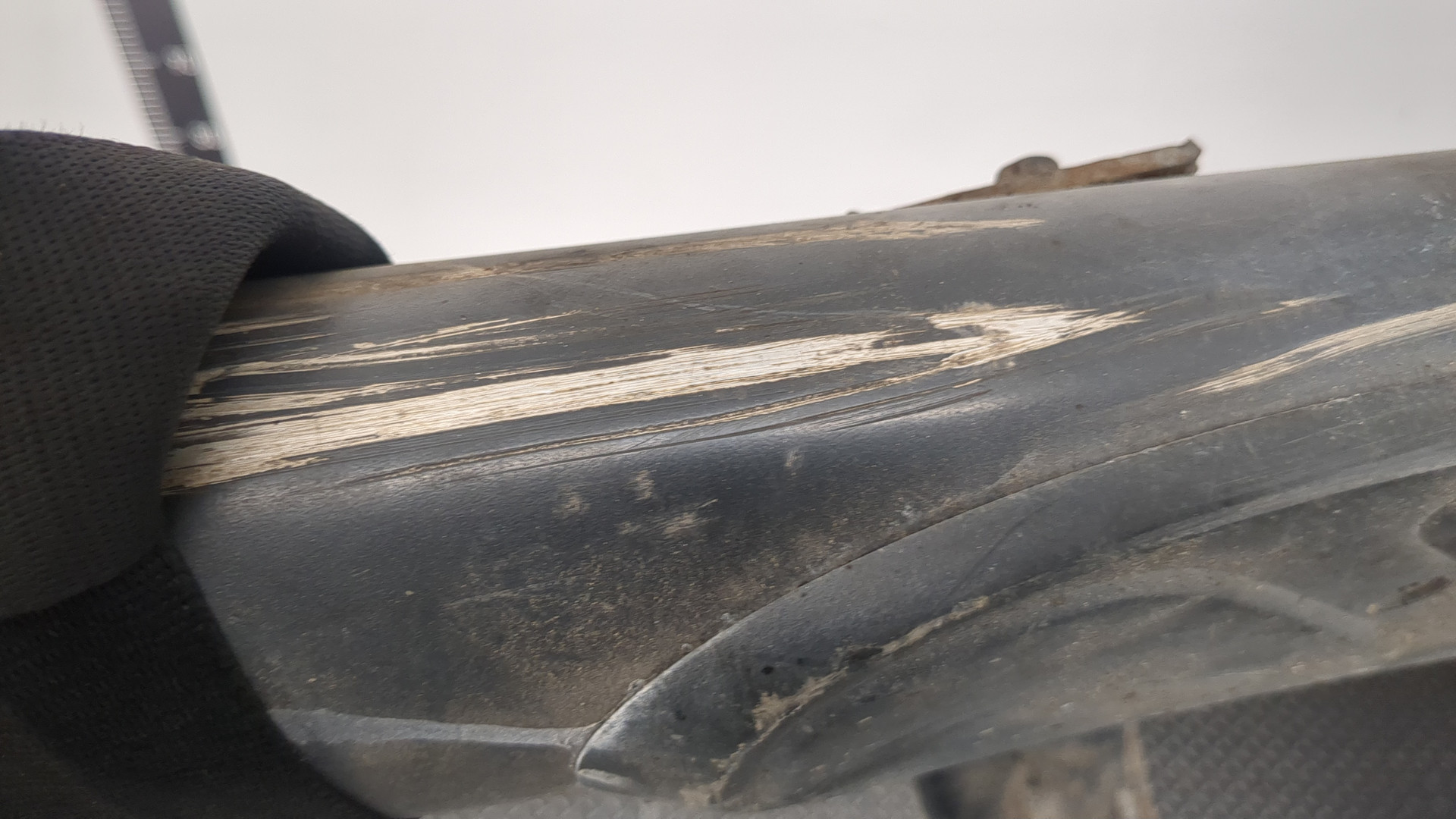 Подножка левая