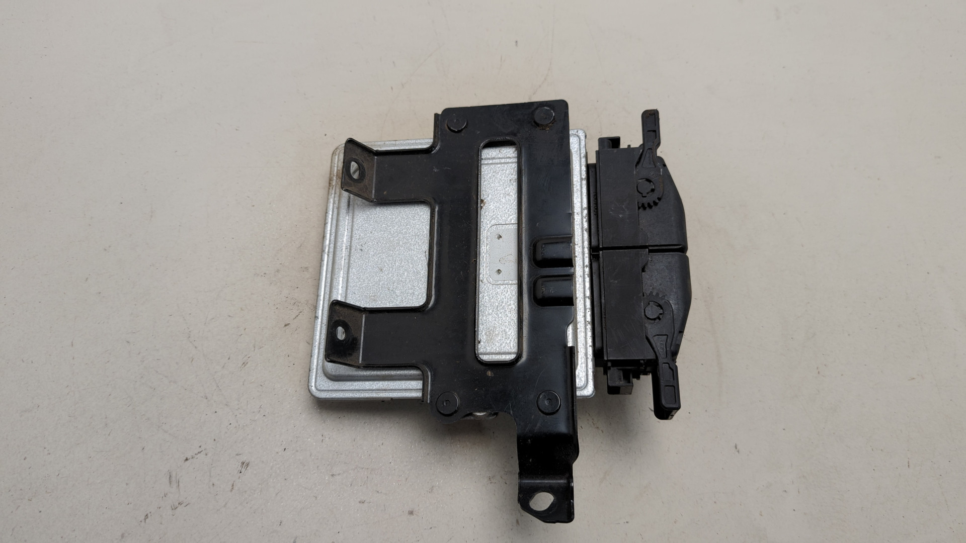 Блок управления двигателем