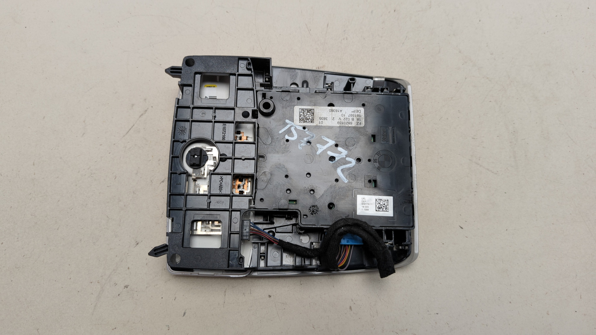 Плафон салонный