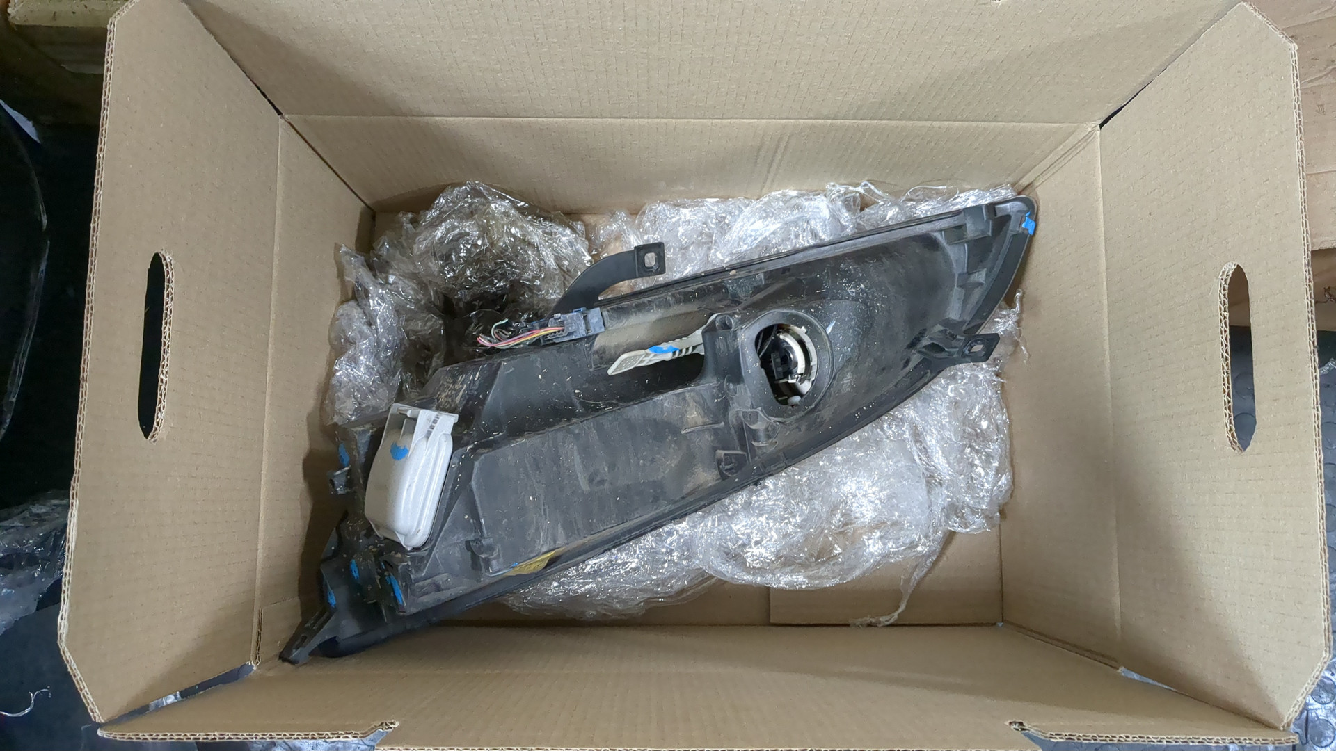 Фара правая