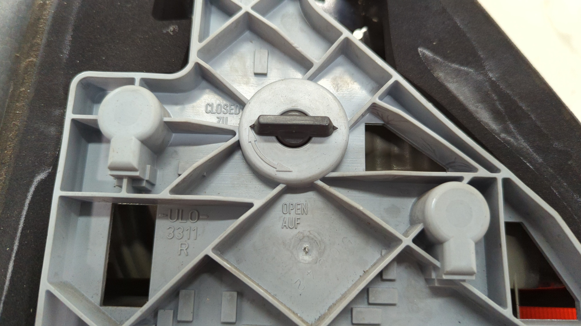 Фонарь задний правый