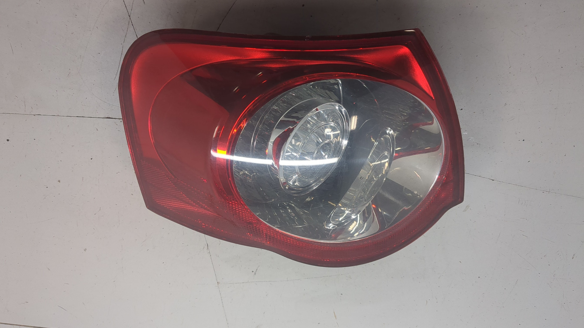 Фонарь задний левый