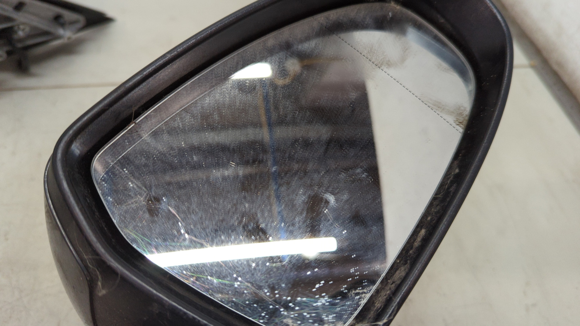 Зеркало правое электрическое