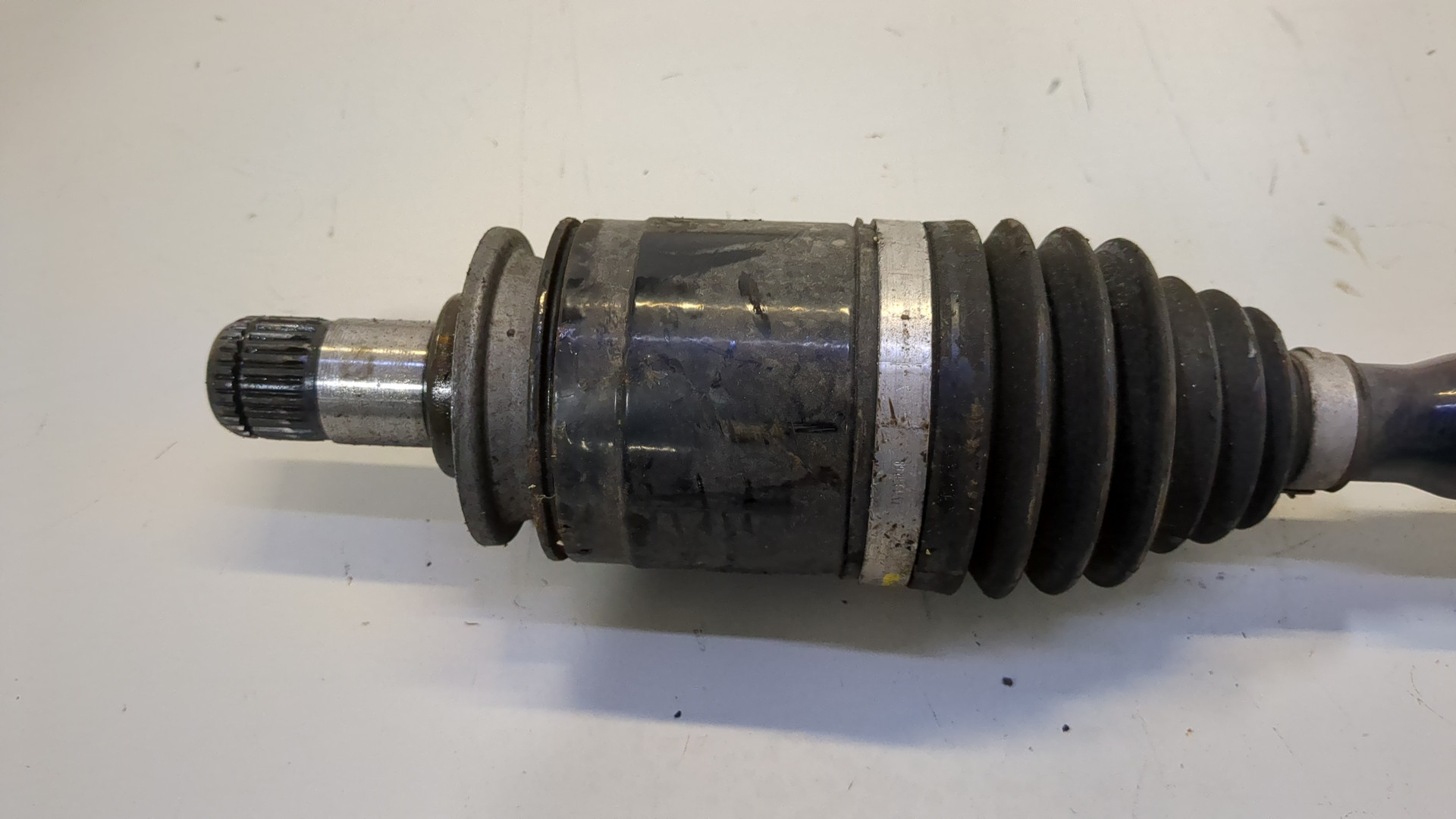 Полуось передняя левая