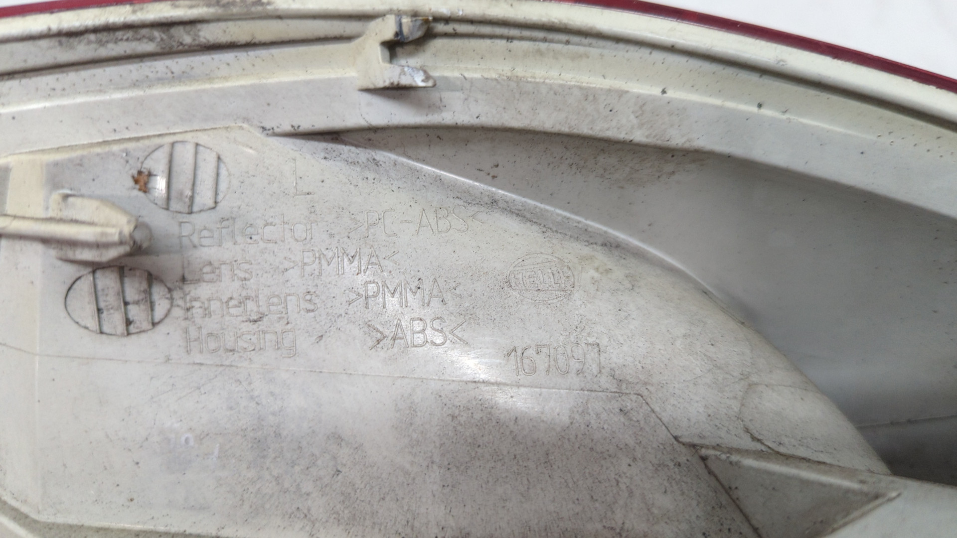 Фонарь задний левый