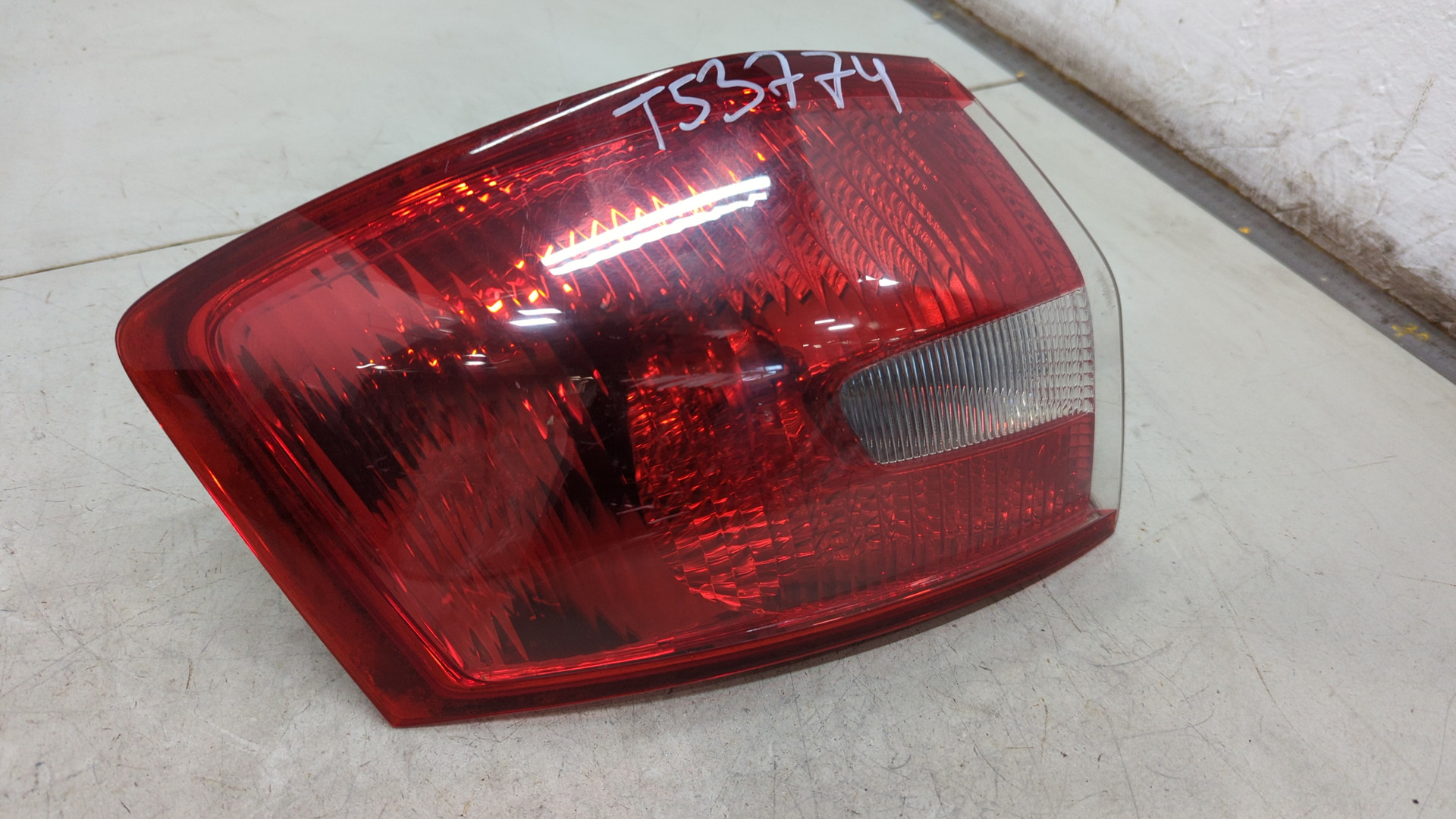 Фонарь задний левый