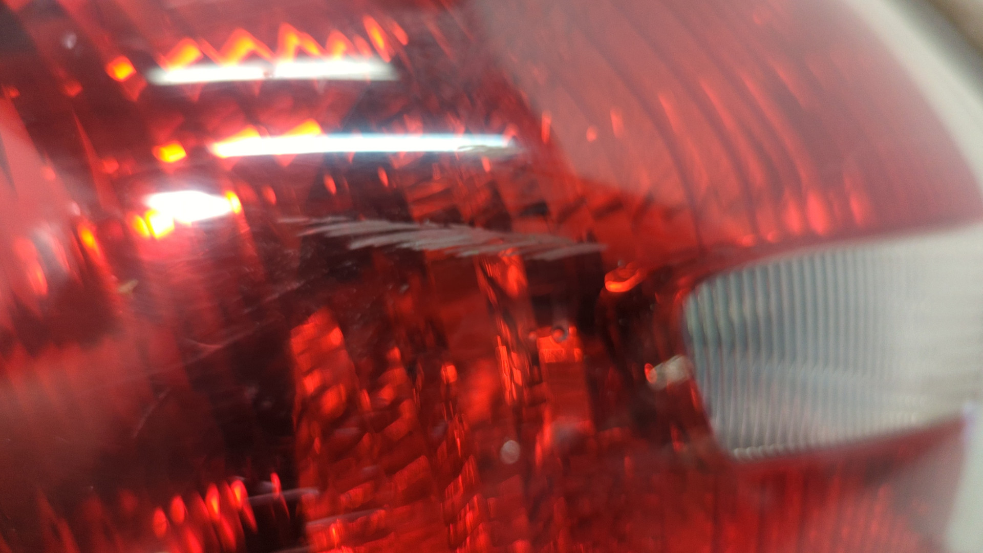 Фонарь задний левый